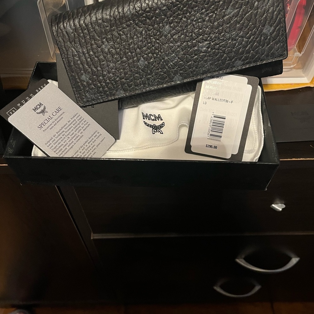 Black Wallet